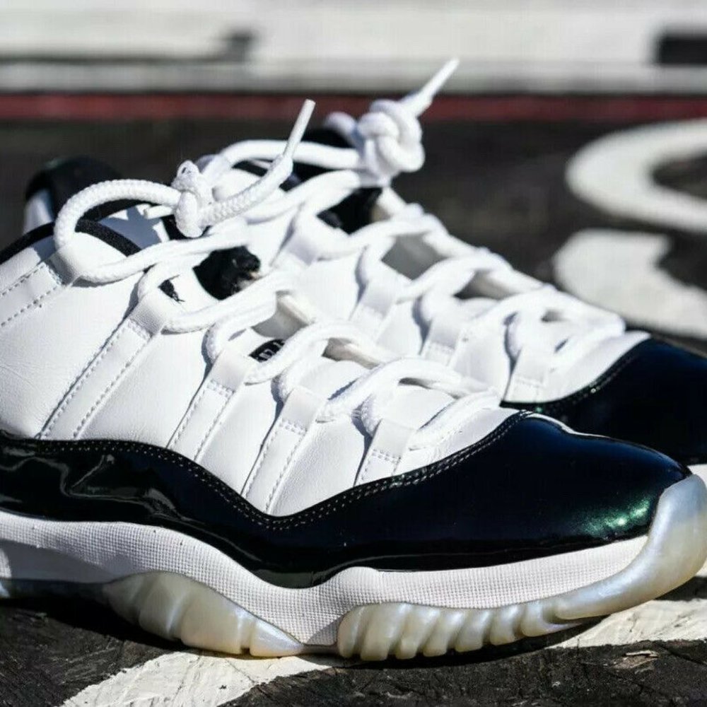 Jordan 11 Low Emerald Green Size 12